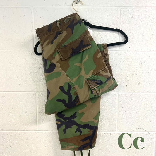 Camo capri pants - Small